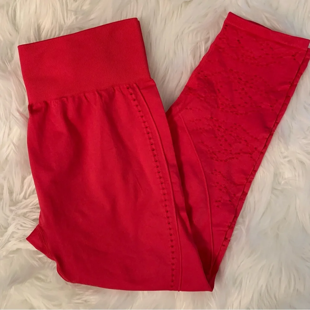 Fabletics Luciano Hot Pink Laser Cut out Crop Leggings 22” Large Activewear - Picture 13 of 15